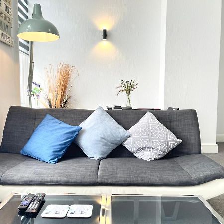 Modern Family Apartment Free Parking And Gym By Beach 본머스 외부 사진