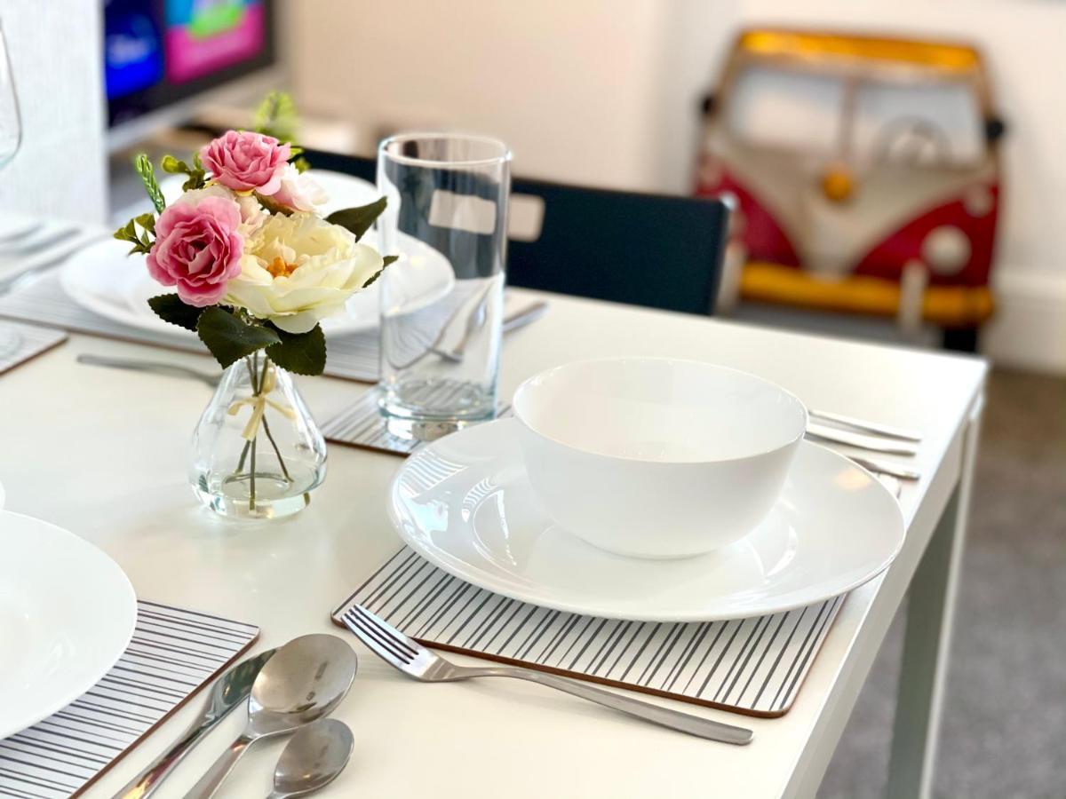 Modern Family Apartment Free Parking And Gym By Beach 본머스 외부 사진