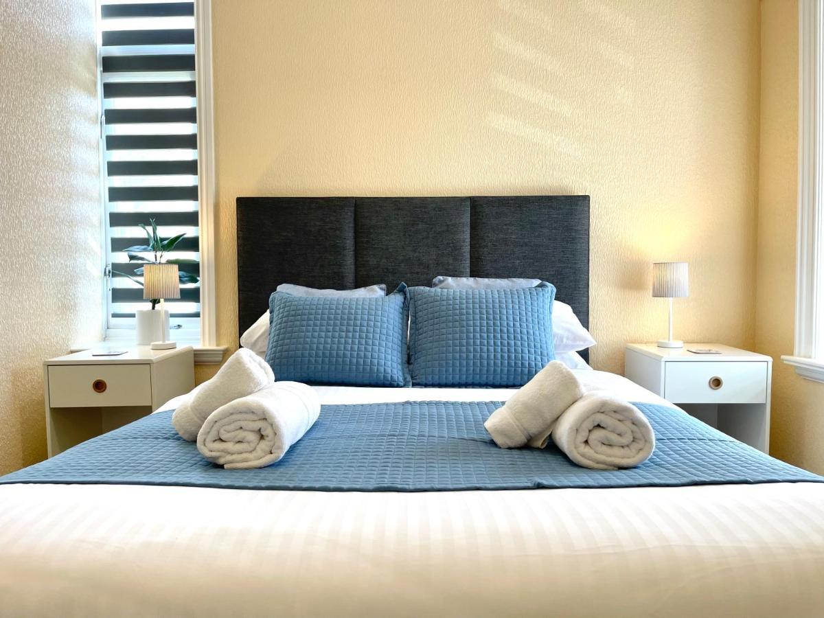 Modern Family Apartment Free Parking And Gym By Beach 본머스 외부 사진
