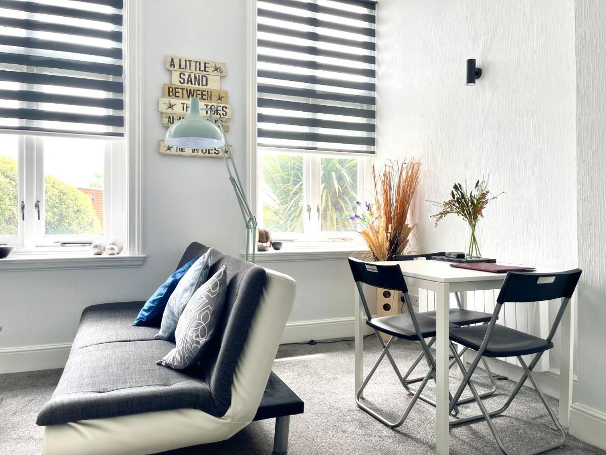 Modern Family Apartment Free Parking And Gym By Beach 본머스 외부 사진