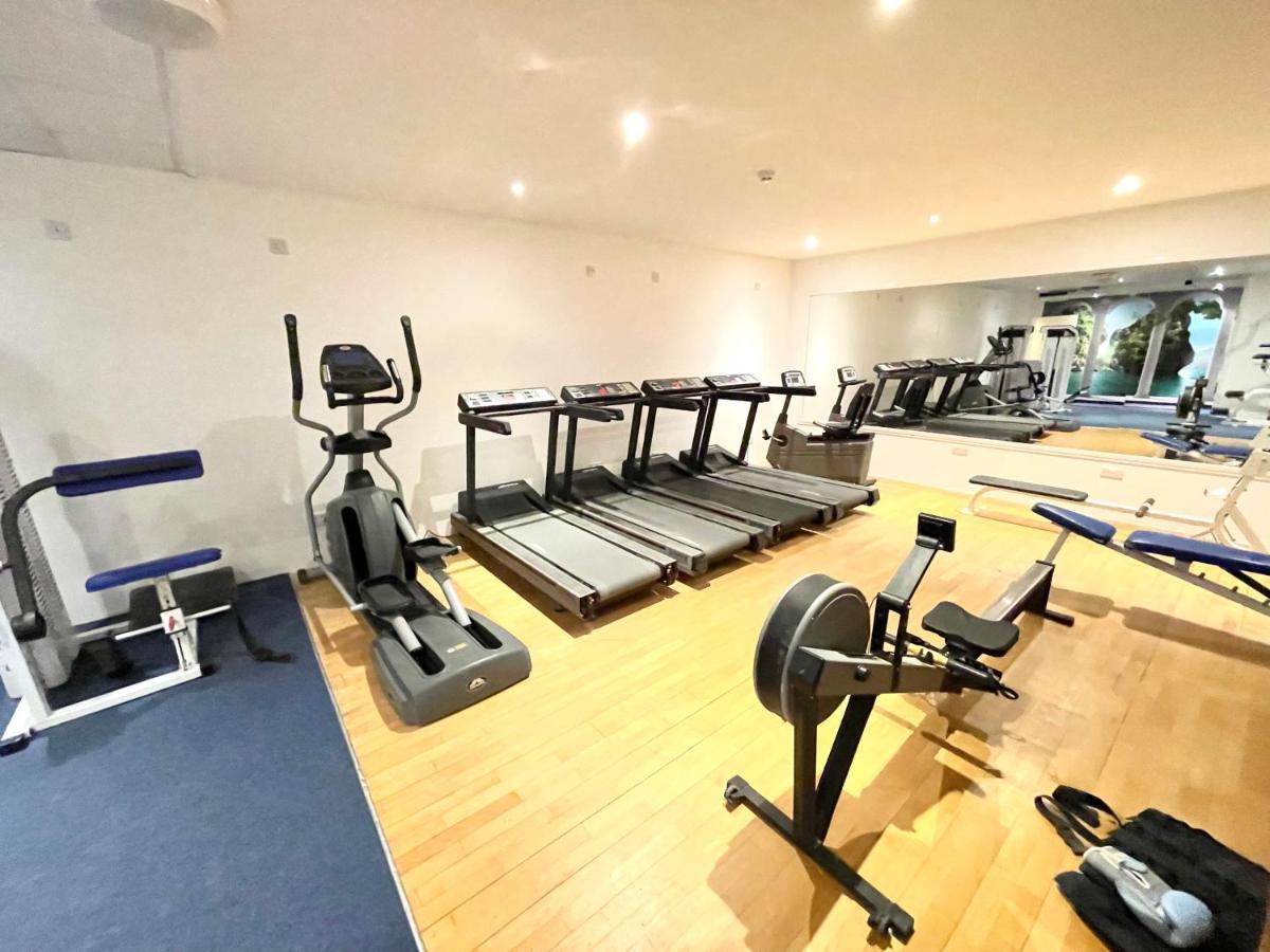 Modern Family Apartment Free Parking And Gym By Beach 본머스 외부 사진