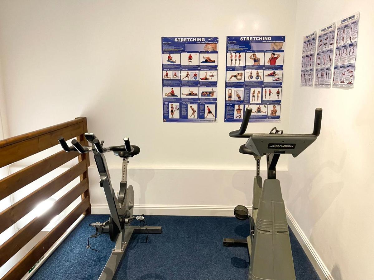Modern Family Apartment Free Parking And Gym By Beach 본머스 외부 사진