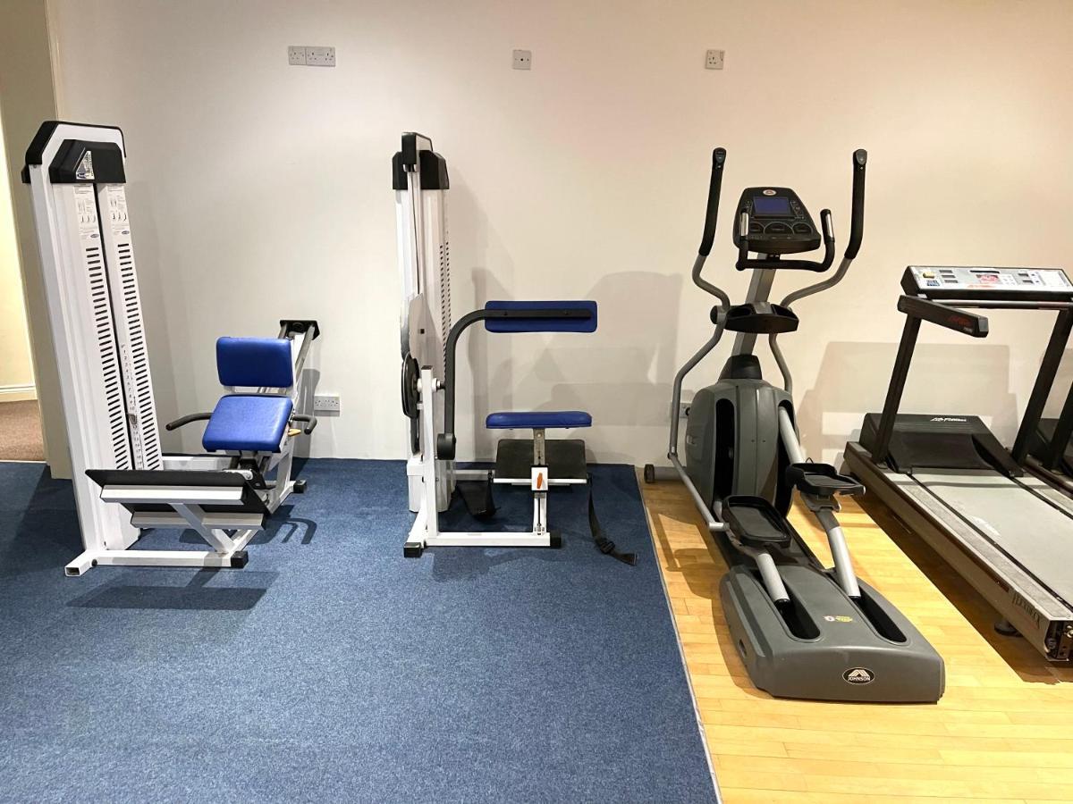 Modern Family Apartment Free Parking And Gym By Beach 본머스 외부 사진