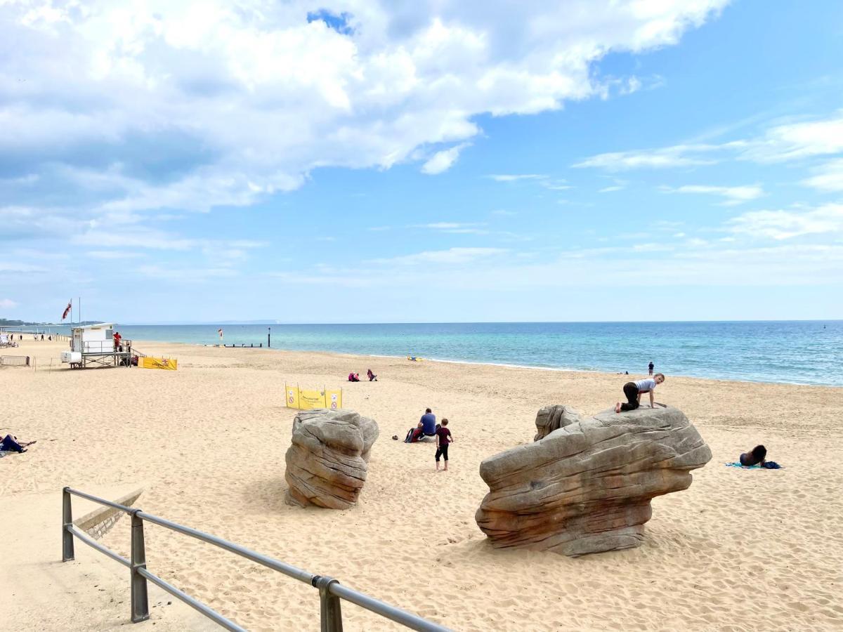 Modern Family Apartment Free Parking And Gym By Beach 본머스 외부 사진